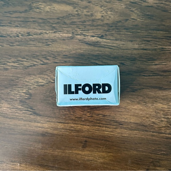 Ilford HP5 400 Black and White FIlm New in Box - Picture 2 of 3